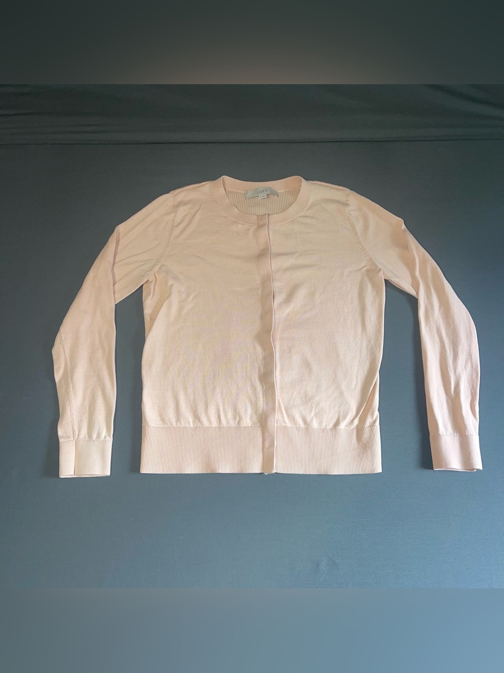 LOFT Button Up Sweater Women’s Size Medium Ann Taylor Preppy Casual Comfort